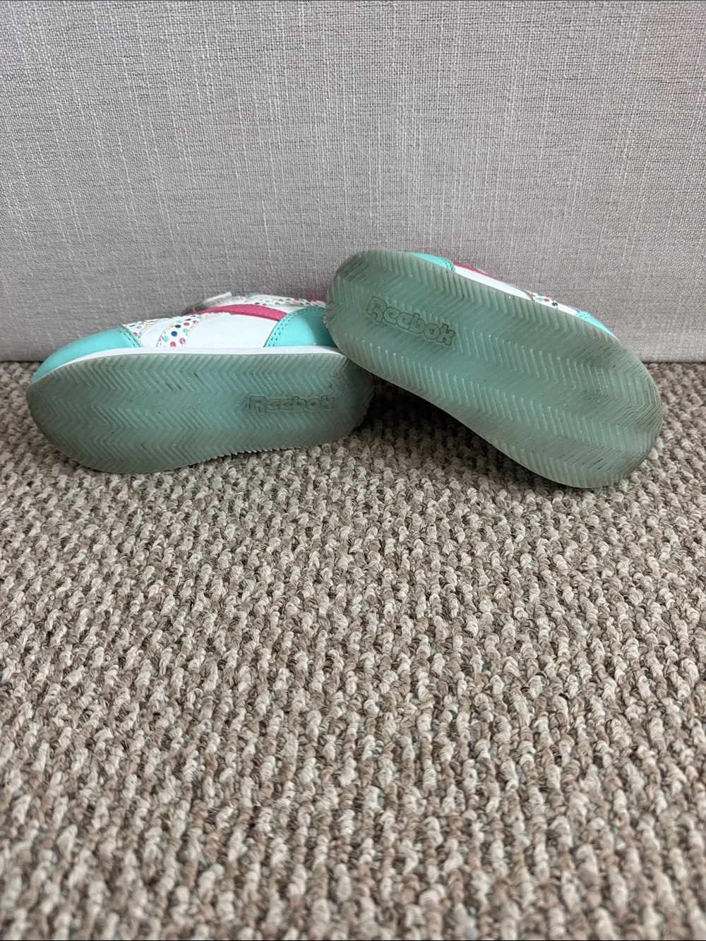 Toddler Girl Reebok Ice Cream Velcro tennis shoes size 7K